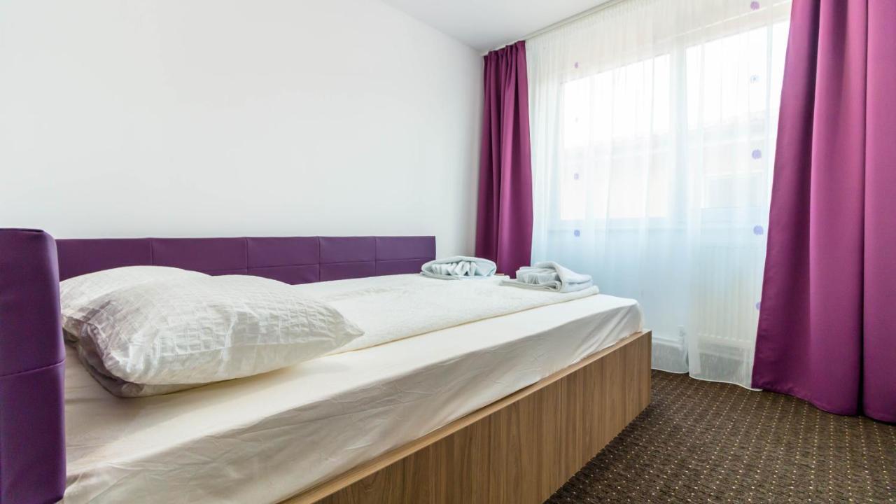 Casa Dinii 3*