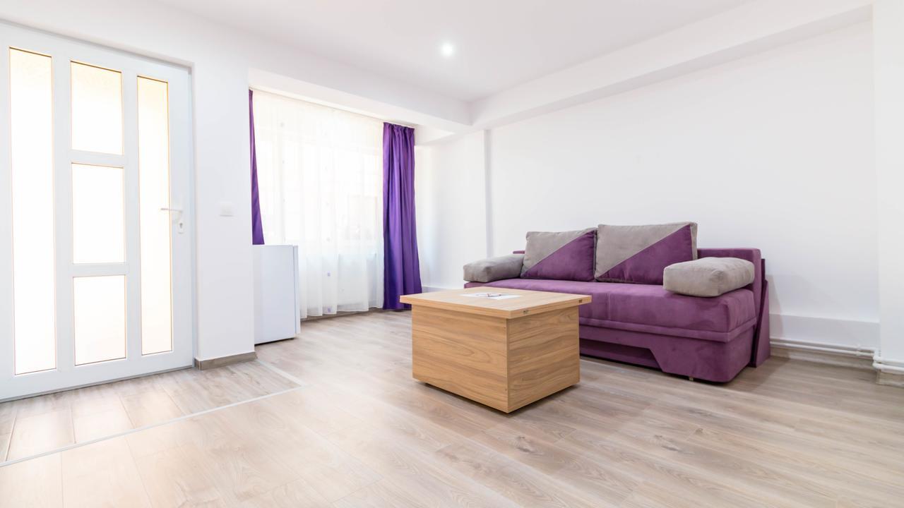 Pensión Casa Dinii 3*
